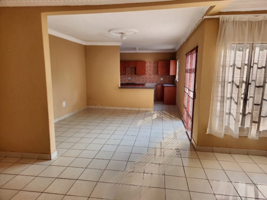 To Let 3 Bedroom Property for Rent in Geelhoutpark North West